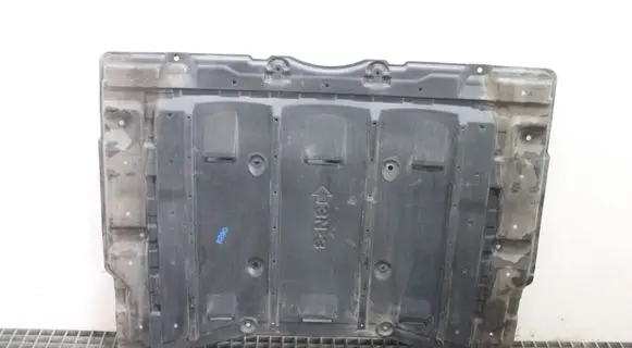 Nissan Leaf I (ZE0) Center/middle under tray cover 