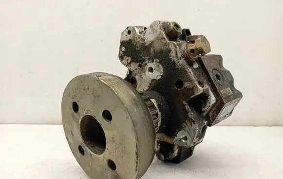 Audi A8 S8 D3 4E Fuel injection high pressure pump 0445010090 01018 059130755E