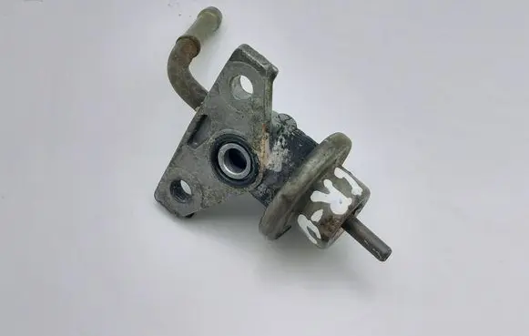 Honda CR-V Fuel pressure regulator