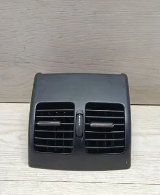 Mercedes-Benz C W204 Rear air vent grill A2048300354
