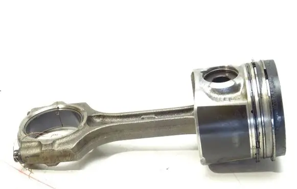 Honda CR-V Piston with connecting rod N22A2