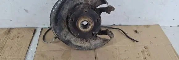 Volkswagen PASSAT B5 Rear wheel hub spindle/knuckle 
