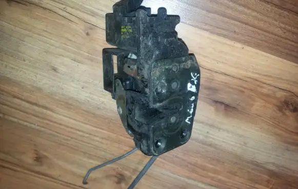 Mazda 626 Front door lock