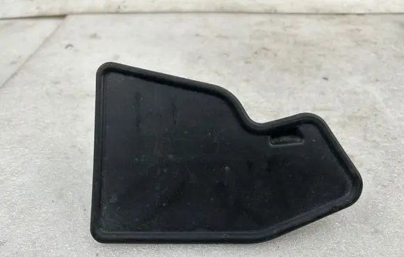 Toyota Avensis T250 Rear mudguard