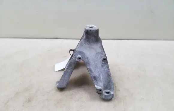 Audi A4 S4 B8 8K Engine mounting bracket 8K0199308CA