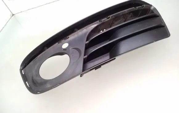 Audi Q5 SQ5 Front fog light trim/grill 8R0807681M