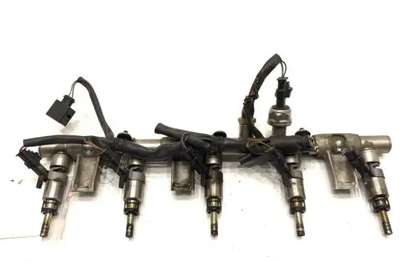 Audi TT TTS RS Mk3 8S Fuel main line pipe 07K133317AB