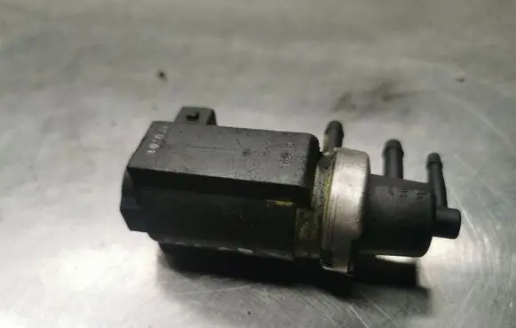 Audi A6 S6 C5 4B Turbo solenoid valve 059906627 72190322