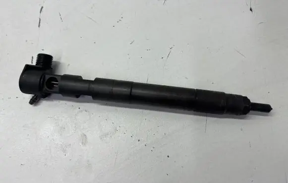 Chevrolet Captiva Fuel injector 28264951 25183186