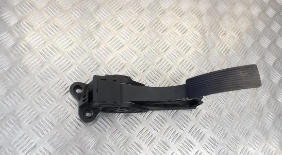 Mercedes-Benz GL X164 Accelerator throttle pedal A1643000004