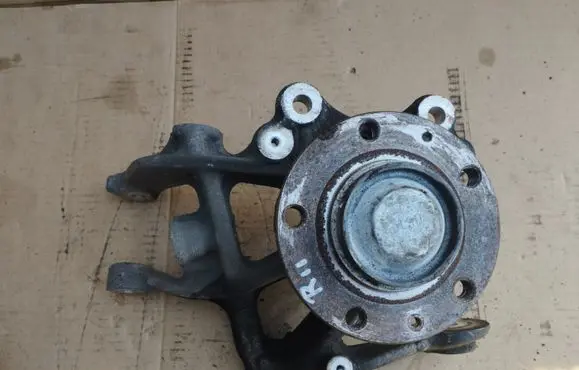 Peugeot 508 Rear wheel hub spindle/knuckle 