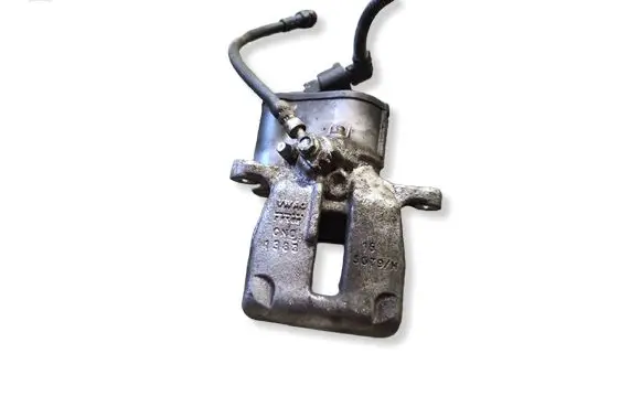 Volkswagen PASSAT CC Rear brake caliper 