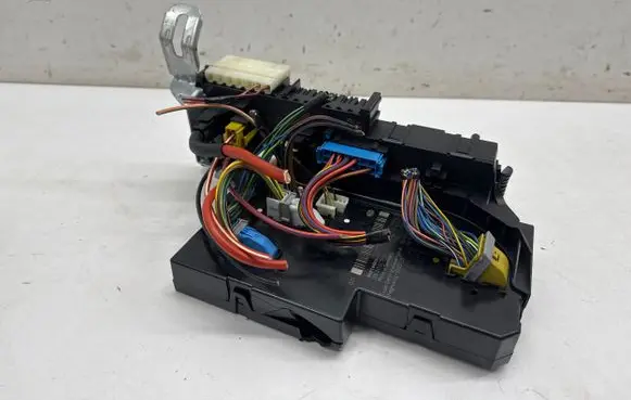 Mercedes-Benz E C207 W207 Fuse module 5DK011023 A2129060205