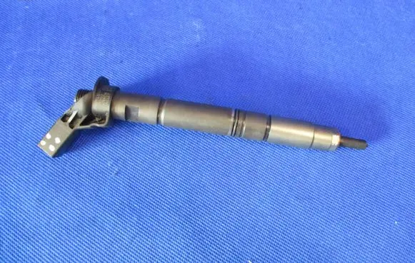 Audi A8 S8 D5 Fuel injector 059130277EN
