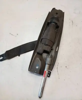 Volvo V70 Front seatbelt 39860303