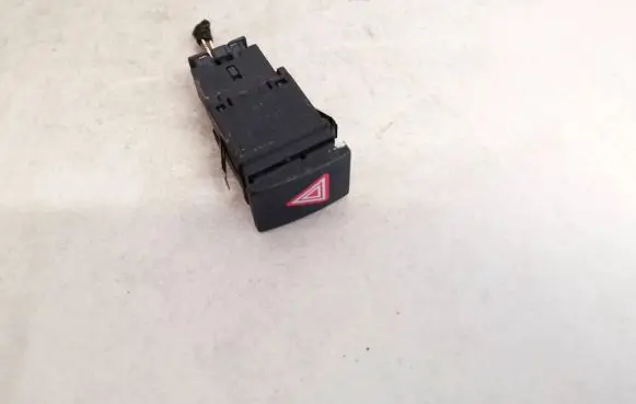 Volkswagen Polo IV 9N3 Hazard light switch 6q0953235s