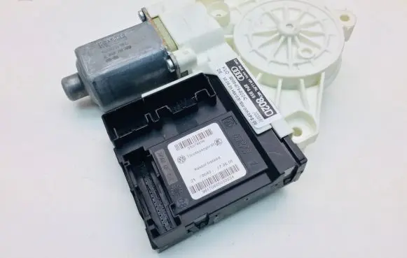 Audi A3 S3 8P Rear door window regulator motor 8P4959802D