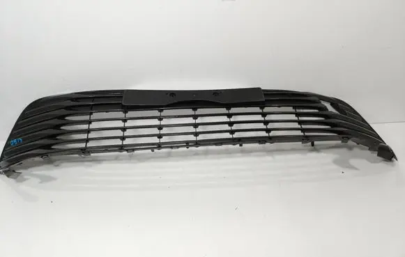 Toyota Camry VIII XV70 Front bumper lower grill 53113-33110
