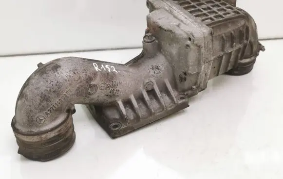 Intake resonator