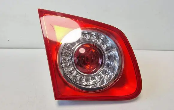 Volkswagen Jetta V Tailgate rear/tail lights 1K5945093