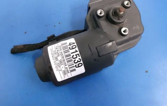 Fiat Punto (176) Front wiper linkage and motor