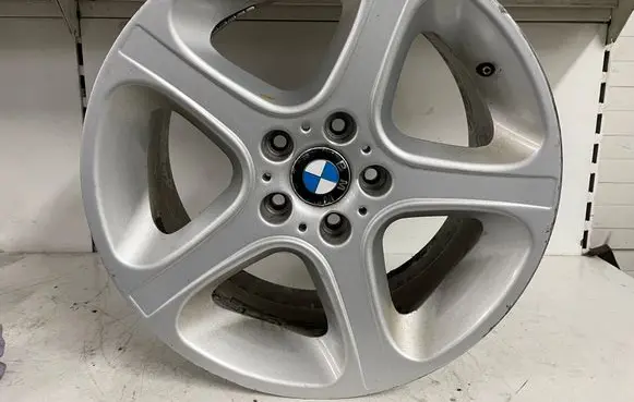 R18 alloy rim