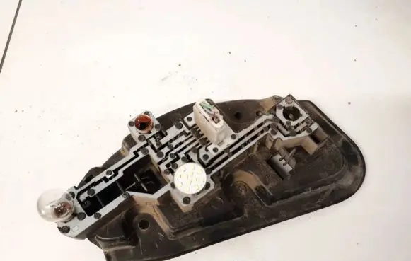 Citroen C5 Tail light bulb cover holder