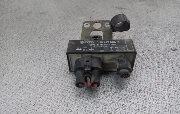 Skoda Fabia Mk1 (6Y) Coolant fan relay 1J0919506M