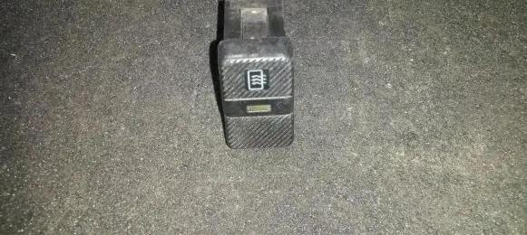 Volkswagen PASSAT B3 Windscreen/window heater switch Nenustatyta