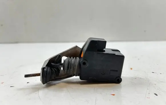 Peugeot RCZ Fuel tank cap lock 9643826880