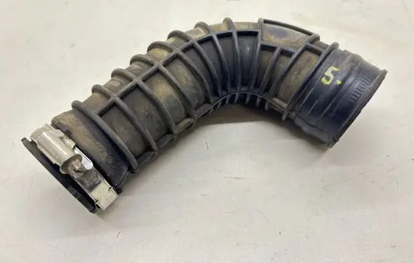 Audi A8 S8 D3 4E Air intake duct part 057129628B