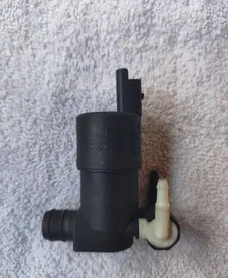 Peugeot 2008 I Windscreen/windshield washer pump 643475