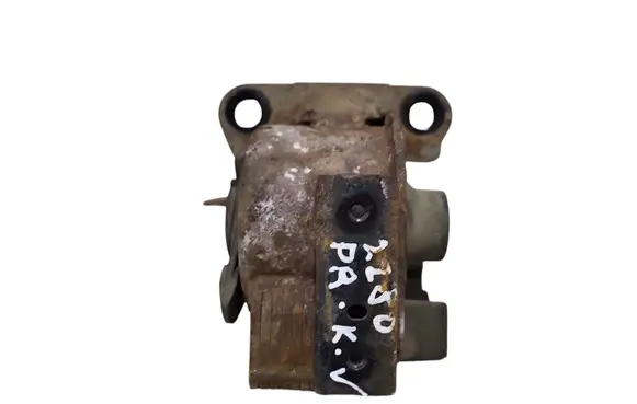 Mazda CX-7 Engine mount bracket