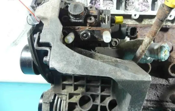 Chevrolet Cruze Fuel injection high pressure pump 0445010180 IMPRK1333652
