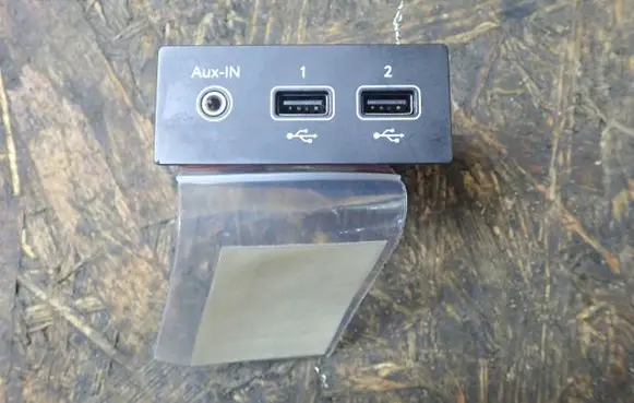 Renault Clio V USB socket connector 280231553R