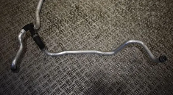 Mercedes-Benz 190 W201 Engine coolant pipe/hose