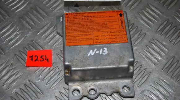 Nissan X-Trail T30 Airbag control unit/module 988208H40E