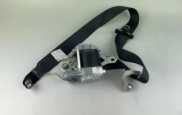 Subaru Forester SJ Front seatbelt 7T8320P E40441153 E40641153