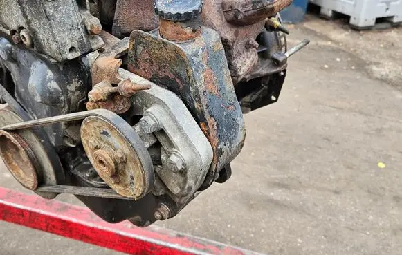 Renault Clio I Power steering pump 7700869743