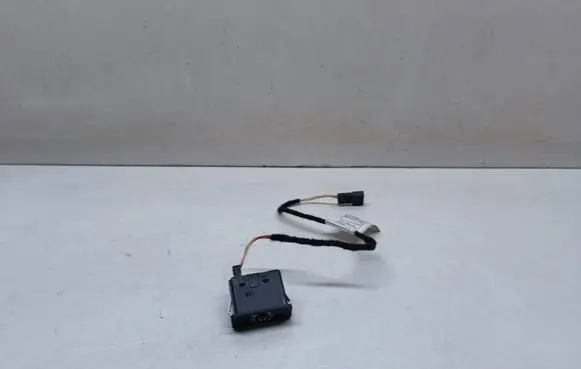 BMW 3 E90 E91 AUX in-socket connector 9237655