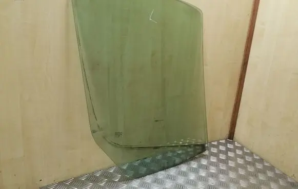 Volkswagen Crafter Front door window/glass (coupe) 
