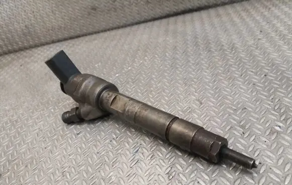 BMW 1 F20 F21 Fuel injector 7798446