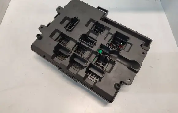 BMW X1 E84 Fuse module 9119446 90500553