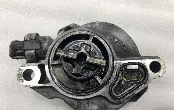 Peugeot 407 Vacuum pump