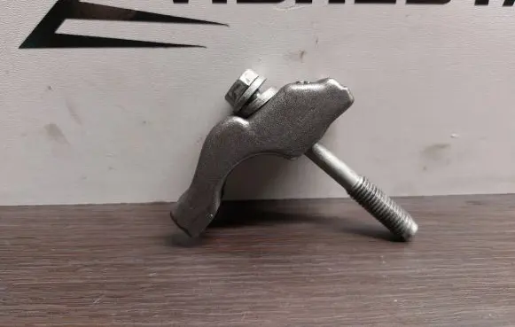 Opel Astra J Fuel Injector clamp holder