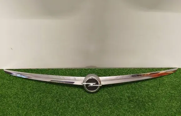 Opel Insignia A Tailgate trim 13244388 13244389