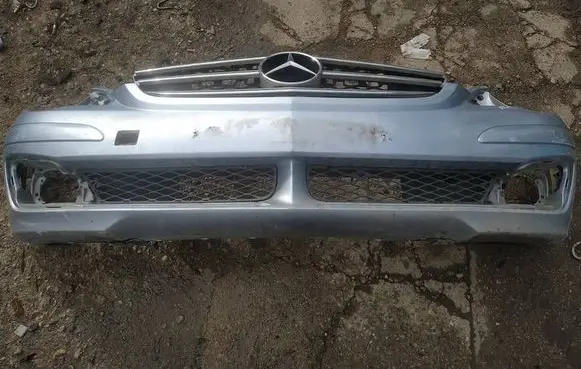 Mercedes-Benz R W251 Front bumper melynas