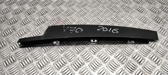 Volvo V70 Front door glass trim molding 30799056