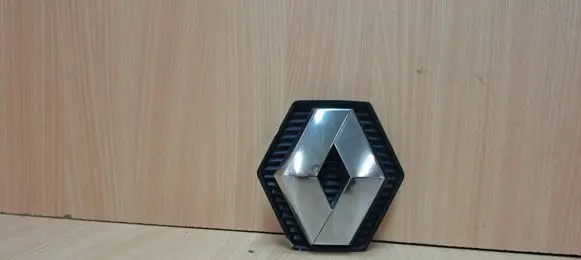 Manufacturer badge logo/emblem