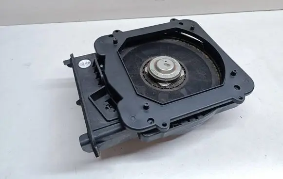 BMW 2 F46 Subwoofer speaker 9275996